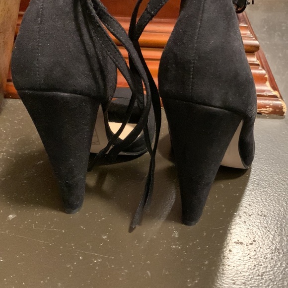 Black ankle strap heels - Picture 3 of 6